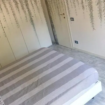 Near شقة *